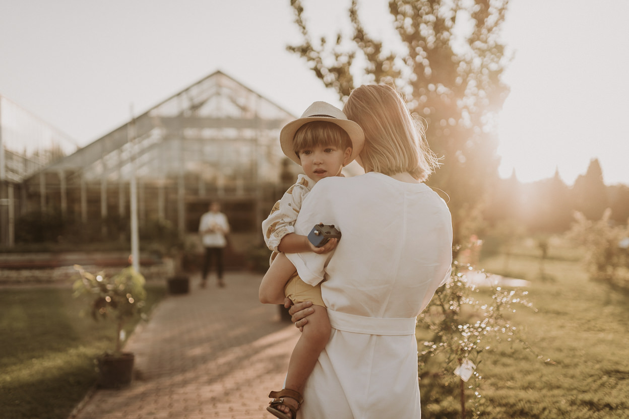 Sesja rodzinna w ogrodzie botanicznym - Warszawa - ZAPAROWANA